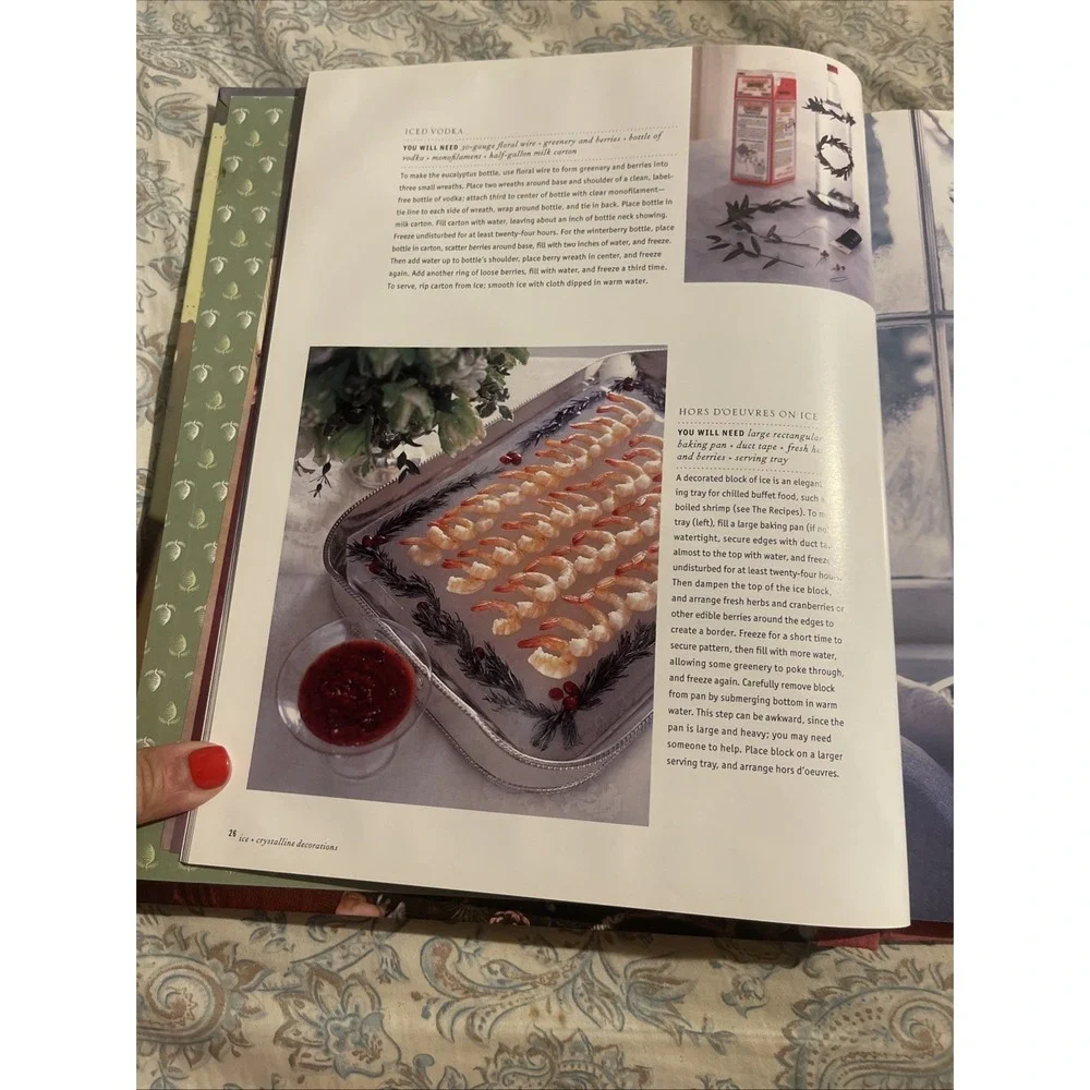 Martha‎ Stewart Classic Crafts and Recipes for the Holidays, Hardcover, 2001